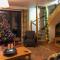 The Coach House - Ukc2772