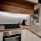 Rare Holiday Homes - Near Madame Tussauds - Dubai Marina - Studio One - R209