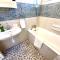 Elegant Beach Villa Moonstone II
