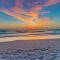 1 block to dwnt 7min beach King bed Free parking