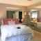 Cozy Private Suite with Year-Round Hot Tub