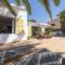 Casa Morant in front of the sea