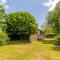 Secluded 3 bed cottage in private parkland