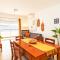 A04 - Large Modern 1 Bed Apartment with pool