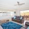 Petrie Beach Holiday Home - Mackay