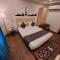 De Crown Luxury Hotel