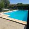 Maison 6 personnes avec piscine terrain arboré clôturé