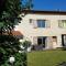 Maison cosy avec jardin dans les Monts du Lyonnais - FR-1-496-174