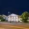 Super 8 by Wyndham La Crosse