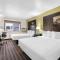 Super 8 by Wyndham La Crosse