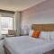 Hotel Zessa Orange County Airport, a DoubleTree by Hilton