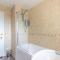 Trendy Sea View 2 bedroom Sleeps 6 - Free Parking