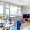 Trendy Sea View 2 bedroom Sleeps 6 - Free Parking