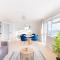 Panoramic Sea View 2 bedroom Sleeps 6-Free Parking