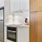 Luxe Chic 3BR Apt City Skyline views