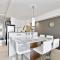 Luxe Chic 3BR Apt City Skyline views