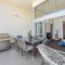 Quiet City Luxury 3BR Top-Floor with SkylineView