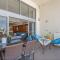 Quiet City Luxury 3BR Top-Floor with SkylineView