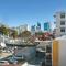 Quiet City Luxury 3BR Top-Floor with SkylineView
