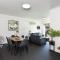Spacious 2 Bedroom Pool & Gym Perthcbd,optus,waca