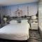 Lighthouse Suites