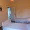 Gîte indépendant avec piscine, proche forêt et étang, parking, tennis et minigolf - FR-1-489-139