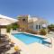 Villa Camelia by Villa Plus