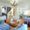The Royal Apartment - Uk31086