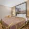 Super 8 by Wyndham Blue Earth