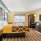 Super 8 by Wyndham Osseo WI