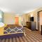 Super 8 by Wyndham Osseo WI
