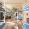 Mad Monkey Hostel Coogee Beach