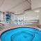 Days Inn & Suites by Wyndham Winkler