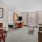 Days Inn & Suites by Wyndham Winkler