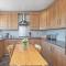 Glasfryn Rhoscolyn Relaxing family friendly home close to the beach