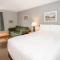 Coast Hinton Hotel