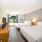 Coast Hinton Hotel