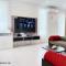 MINIMALIST ZEN 135 LANGKAWI- BBQ NETFLIX NINTENDO TABLE TENNIS - 4BR3B-Max 12pax