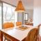 T4 · Beachside escape with unbeatable views
