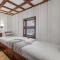 Maple Pine w Hot Tub Pool Table 3min to Mount Snow