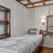 Maple Pine w Hot Tub Pool Table 3min to Mount Snow