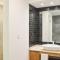 Studio on 5th, PVT Balcony, Oceanview Roof Pool