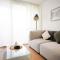 1BED-1BATHROOM-POOL-Gym-Sleeps 4 Guests