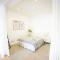 1BED-1BATHROOM-POOL-Gym-Sleeps 4 Guests