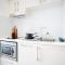 1BED-1BATHROOM-POOL-Gym-Sleeps 4 Guests