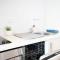 1BED-1BATHROOM-POOL-Gym-Sleeps 4 Guests