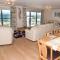 Apartment 11 - Latitude 51