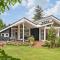 Lovely Home In Dronningmølle With Wifi