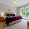 5 Bed in Woodbridge 72724