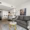 Executive Suite on the 31st Floor Queen Bed with Sofa Bed Free Parking BBQ